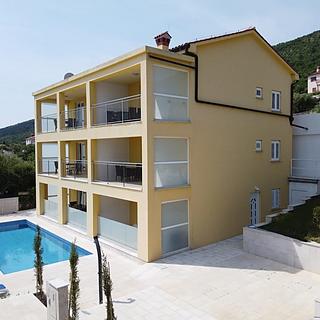 Prodej rodinného domu, 438m²