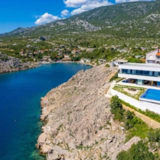Prodej vily, 344m²