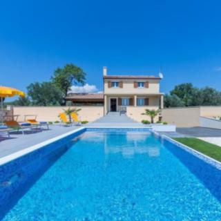 Prodej vily, 180m²