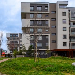 Pronájem bytu 2+kk 60 m² Praha