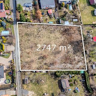 Prodej stavební parcely 2 747 m² Týnec nad Labem