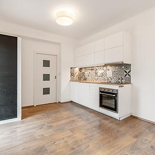 Pronájem bytu 3+kk 52 m² Praha Michle, Pobočná