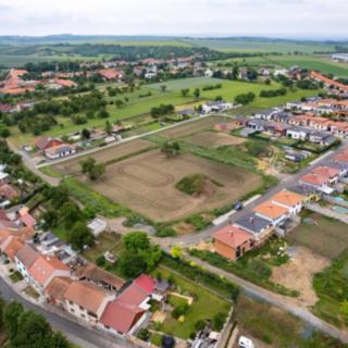 Prodej stavební parcely 406 m² Syrovice