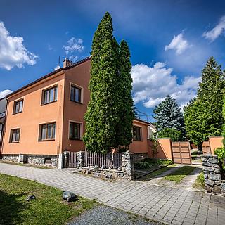 Pronájem rodinného domu 158 m² Hajany