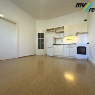 Pronájem bytu 2+kk 50 m² Lysá nad Labem, Náměstí B. Hrozného