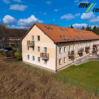 Prodej bytu 4+kk 131 m² Milovice Mladá, Kaštanová