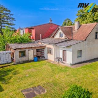 Prodej rodinného domu 80 m² Milovice, Zahradní
