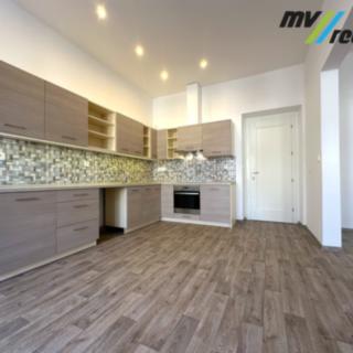 Pronájem bytu 4+1 108 m² Jičín Valdické Předměstí, Tyršova