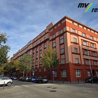 Pronájem bytu 3+kk 70 m² Praha