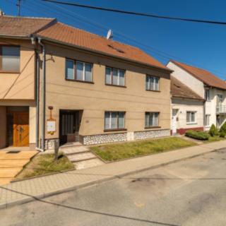 Prodej rodinného domu 155 m² Holasice, J. Fučíka