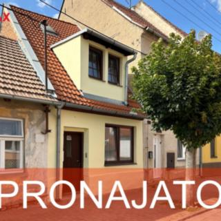 Pronájem bytu 2+kk 40 m² Pohořelice, Kostelní