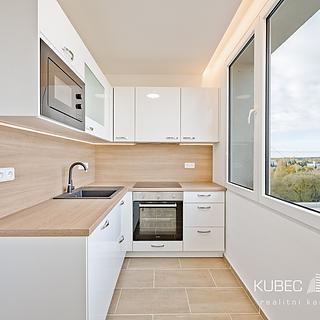 Prodej bytu 2+kk 43 m² Jindřichův Hradec III, sídliště Vajgar