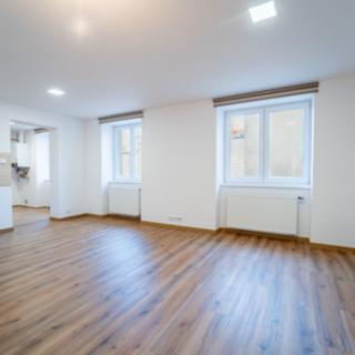 Pronájem bytu 2+kk 53 m² Kutná Hora -Vnitřní Město, Jungmannovo náměstí