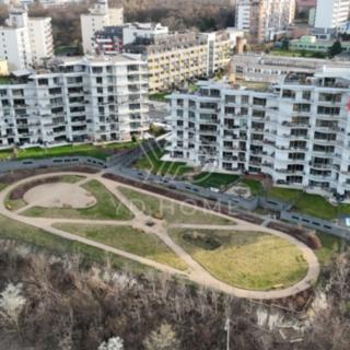 Pronájem bytu 3+kk 97 m² Praha