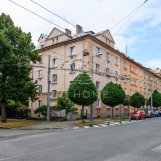Pronájem bytu 1+1 47 m² Plzeň Východní Předměstí, Sladkovského