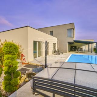 Prodej rodinného domu 280 m² Vysoký Újezd