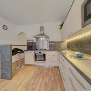 Pronájem bytu 1+1 53 m² Jindřichův Hradec III, sídliště Vajgar