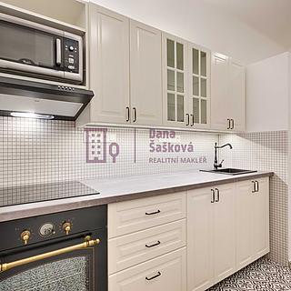 Pronájem bytu 2+1 71 m² Jindřichův Hradec