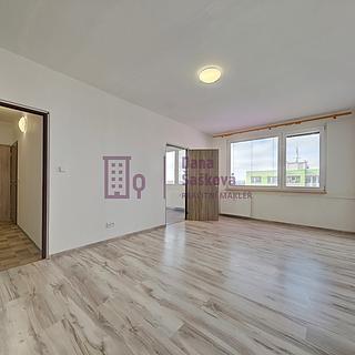 Pronájem bytu 3+1 68 m² Jindřichův Hradec III, sídliště Vajgar