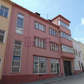 Pronájem bytu 2+1 70 m&sup2; Jindřichův Hradec