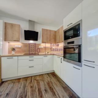 Pronájem bytu 3+1 66 m² Jindřichův Hradec III, sídliště Vajgar