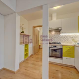 Pronájem bytu 2+kk 42 m² Jindřichův Hradec III, sídliště Vajgar
