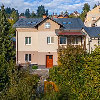 Prodej rodinného domu 219 m&sup2; Úpice