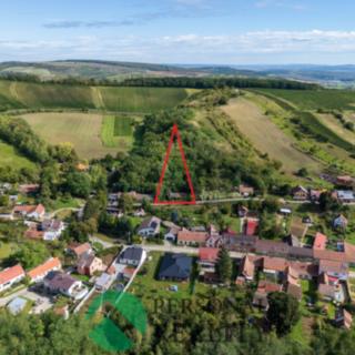 Prodej stavební parcely 1 895 m² Horní Bojanovice