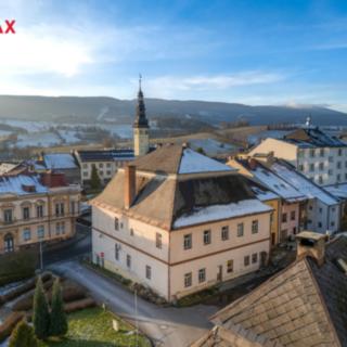 Prodej činžovního domu 444 m² Staré Město, nám. Osvobození