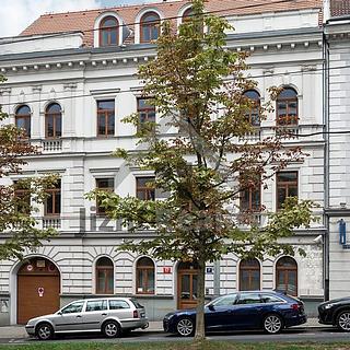 Pronájem obchodu 1 054 m² Praha, Bělohorská