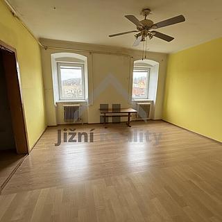 Prodej bytu 2+1 98 m² Uherčice