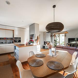 Prodej rodinného domu 336 m&sup2; Líšnice