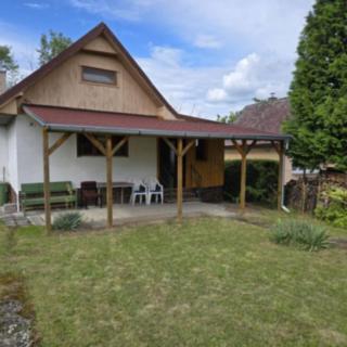 Prodej chaty 70 m² Snědovice Strachaly