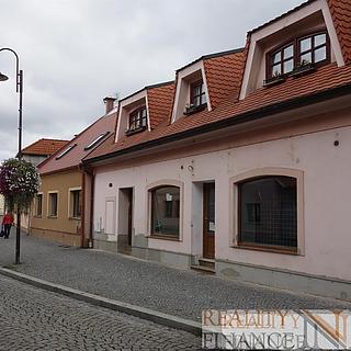 Pronájem obchodu 70 m&sup2; Dobřany