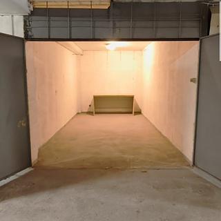 Pronájem garáže 18 m² Praha Kyje, Manželů Dostálových