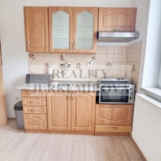 Pronájem bytu 1+kk a garsoniéry 25 m² České Budějovice, Husova tř.