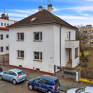 Prodej rodinného domu 250 m² Hradec Králové Pražské Předměstí, Bohuslava Martinů