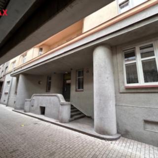 Pronájem bytu 2+kk 55 m² Hradec Králové, Okružní