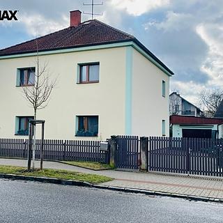 Prodej rodinného domu, 249m&sup2;