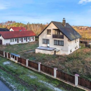 Prodej rodinného domu 320 m² Klamoš