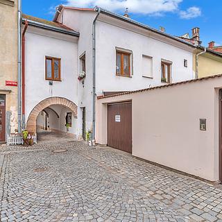 Prodej činžovního domu 420 m² Hostinné, Náměstí