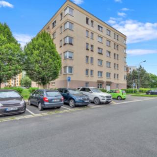 Prodej bytu 1+kk a garsoniéry 34 m² Hradec Králové Moravské Předměstí, Štefánikova