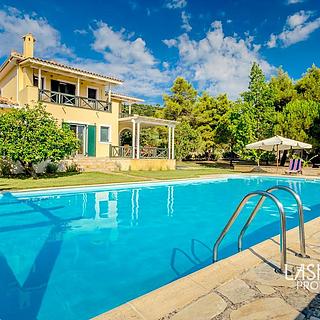 Prodej rodinného domu, 240m²