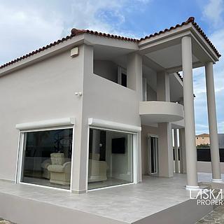 Prodej rodinného domu, 200m²