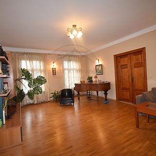 Prodej bytu 3+1 170 m² Vidnava, Radniční