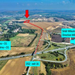 Prodej komerčního pozemku 20 000 m² Ledce
