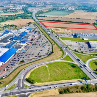 Prodej komerčního pozemku 7 000 m² Modřice