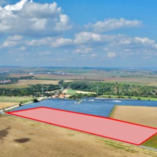 Prodej komerčního pozemku 40 000 m² Ledce