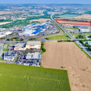 Prodej komerčního pozemku 40 000 m² Modřice