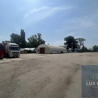 Pronájem parkovacího místa 30 m² Brno